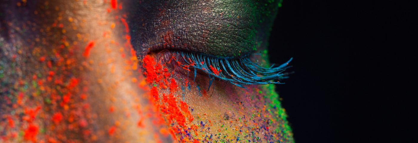 El crecimiento del mercado de maquillaje y esmaltes de uñas en Chile