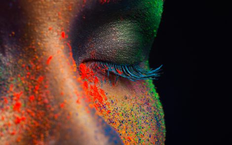 El crecimiento del mercado de maquillaje y esmaltes de uñas en Chile