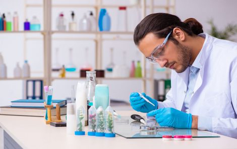 Uso de óleos essenciais como fragrâncias em cosméticos